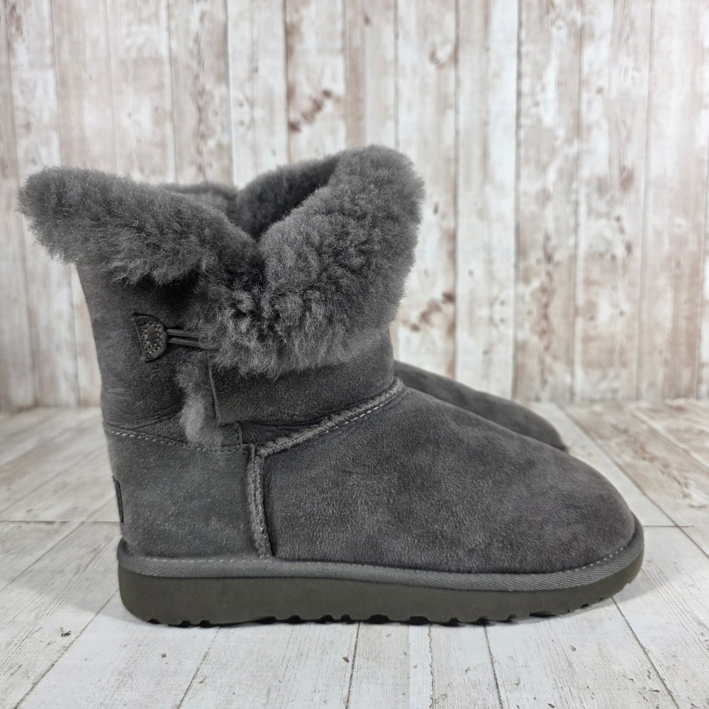 UGG Australia Bailey Button 5991 Grey Suede Shearling Boots Womens 4